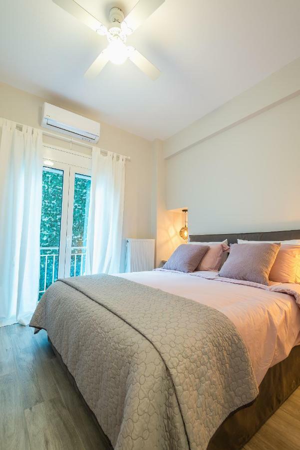 "Sunbow Earth"- Boutique New Apt In Dowtown Athena Bagian luar foto