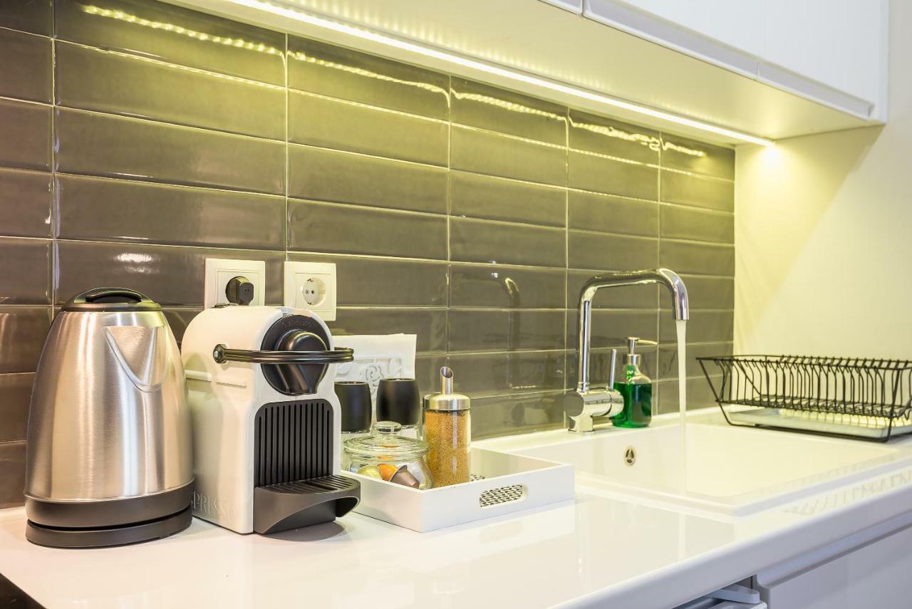 "Sunbow Earth"- Boutique New Apt In Dowtown Athena Bagian luar foto
