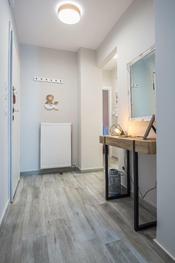 "Sunbow Earth"- Boutique New Apt In Dowtown Athena Bagian luar foto